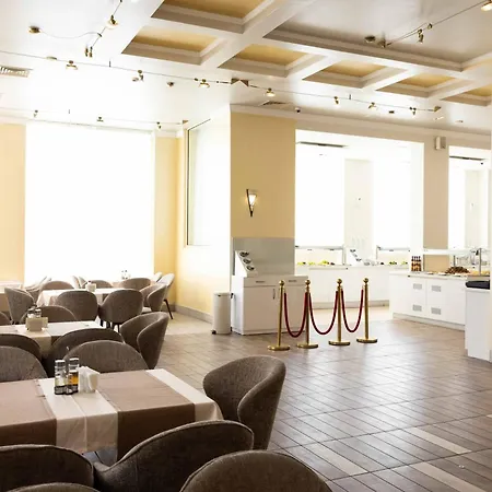 Хотел Rome Palace Deluxe