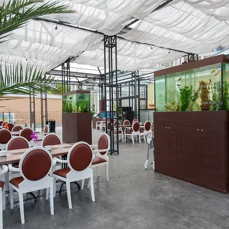 Rome Palace Deluxe מלון