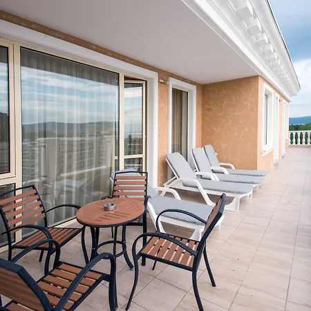 Rome Palace Deluxe מלון 4*