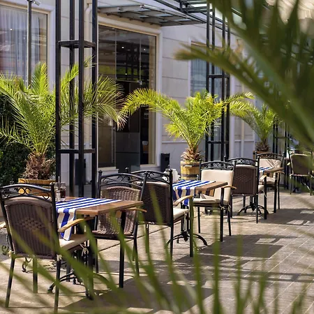 Хотел Rome Palace Deluxe 4*