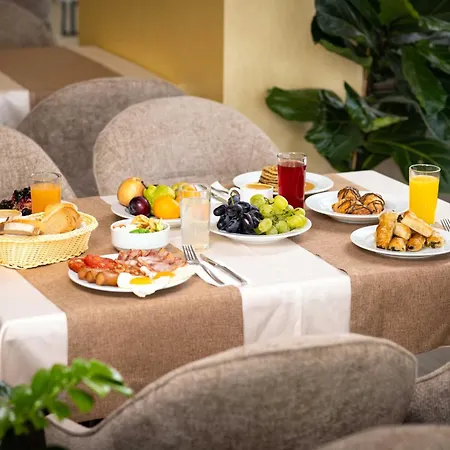 호텔 Rome Palace Deluxe 4*