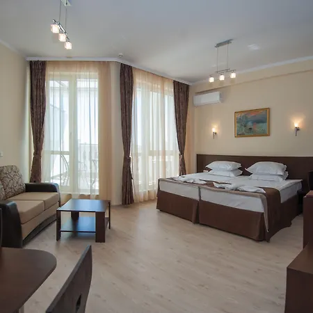 Rome Palace Deluxe Σάνι Μπιτς