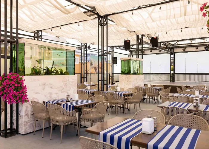 Rome Palace Deluxe Hotell 4*