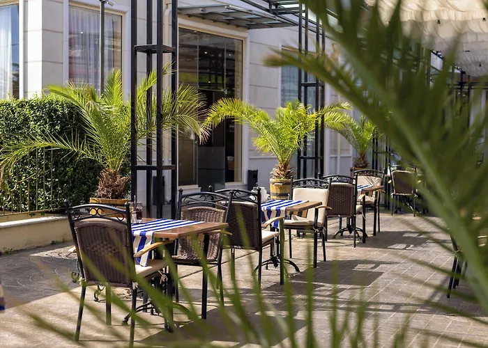 Hotell Rome Palace Deluxe 4*